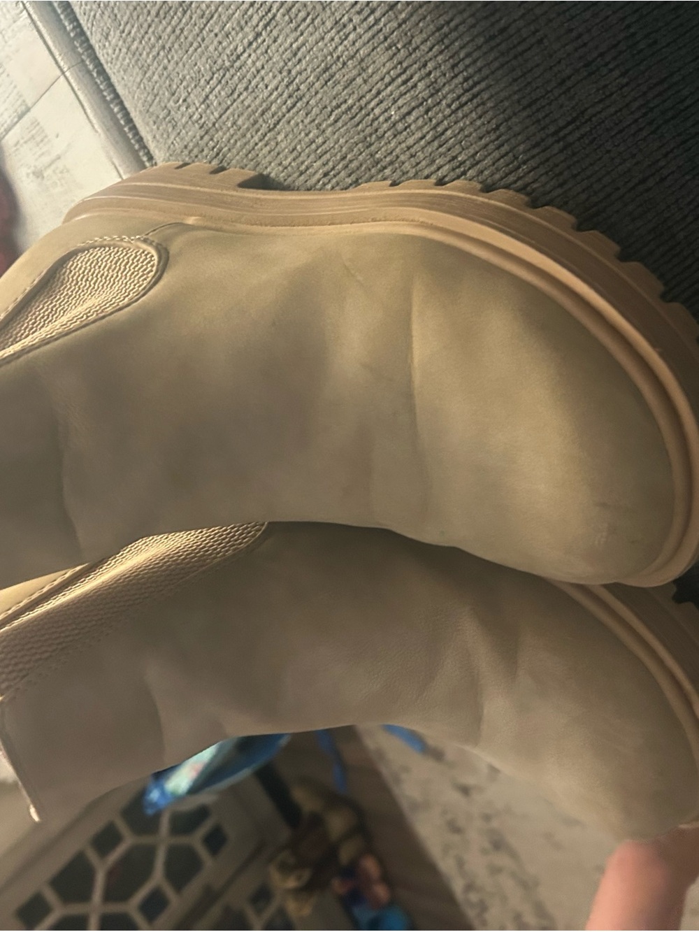 Soda Women's Chunky Chelsea Combat Boots in Tan